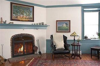Historic Smithton 3*