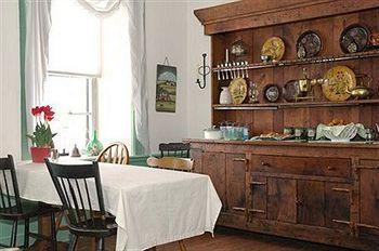 Historic Smithton 3*